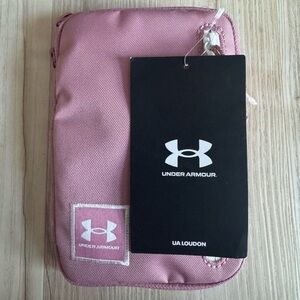 NWT under armor belt bag